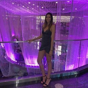 Meet your Posher, Mia